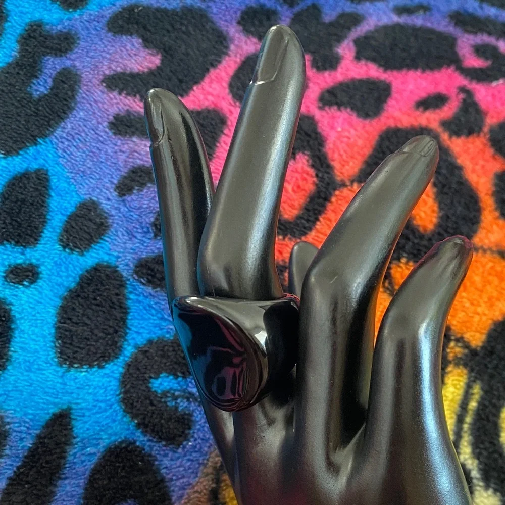 Plunder Glossy Black Wearable Ring